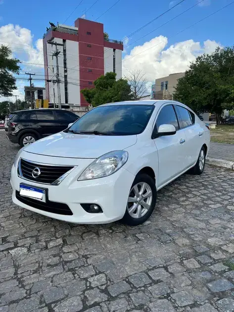 Nissan Versa usado financiamento